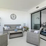 Lae23i- Modern In Luxury Urbanisation 아파트 *