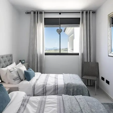 Lae23i- Modern In Luxury Urbanisation 아파트 에스테포나